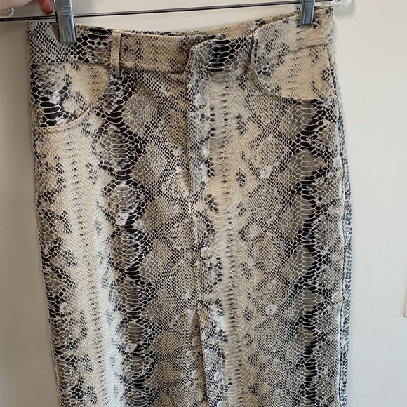 Zara snakeskin midi skirt size MEDIUM - Picture 2 of 5